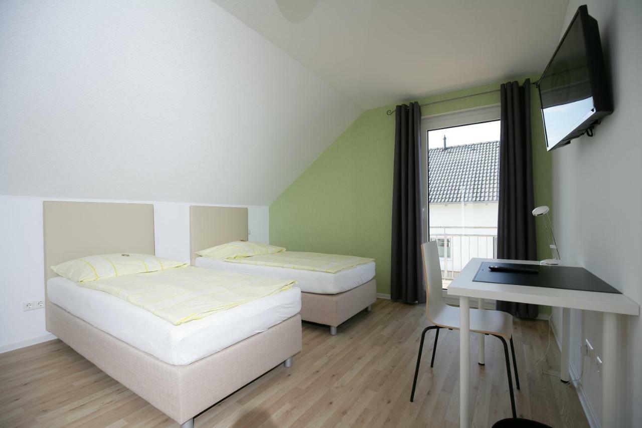 Hotel Am Baronenwald 格平根 外观 照片
