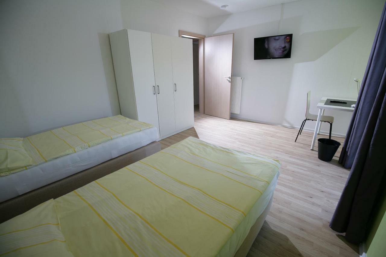 Hotel Am Baronenwald 格平根 外观 照片